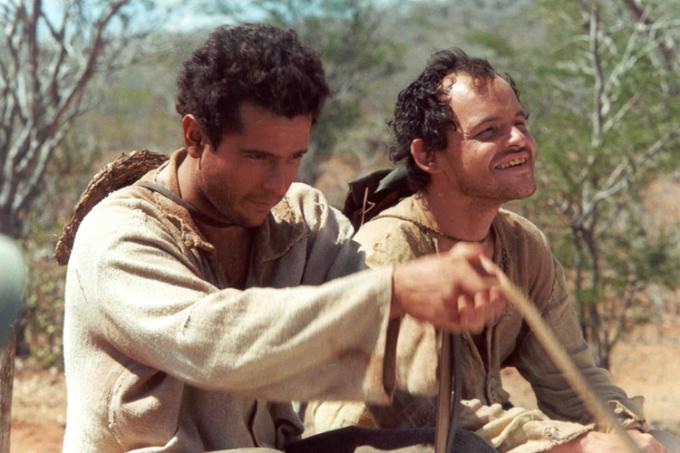 Selton Mello and Matheus Nachtergaele in A Dog's Will (1999)