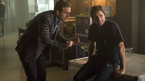 Luke Wilson and Rafe Spall in Roadies (2016)