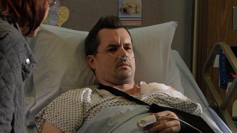 Jim Jefferies in Legit (2013)