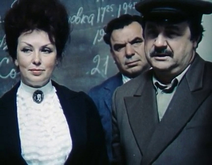 Yuriy Mazhuga and Lyudmila Sosyura in Poloska neskoshennych dikikh tsvetov (1980)