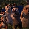 Bruce Willis, William Shatner, Catherine O'Hara, Steve Carell, Eugene Levy, Wanda Sykes, Avril Lavigne, Shane Baumel, Madison Davenport, and Sami Kirkpatrick in Over the Hedge (2006)