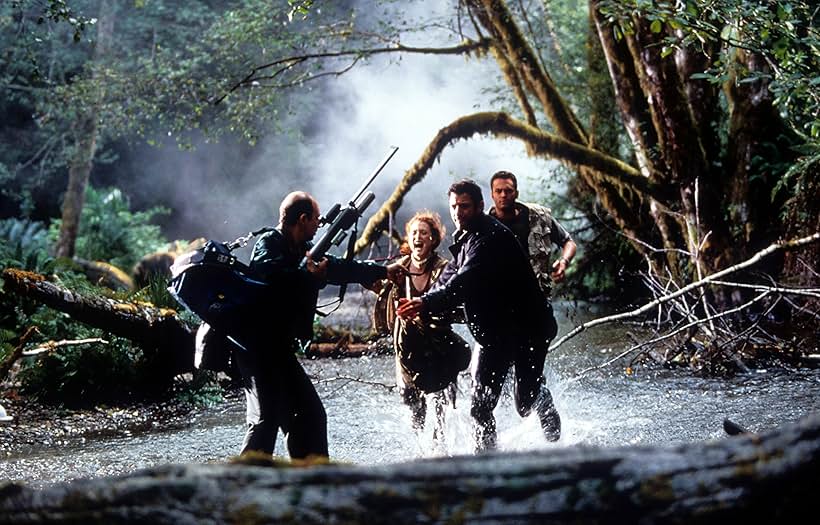 Jeff Goldblum, Julianne Moore, Vince Vaughn, and Richard Schiff in The Lost World: Jurassic Park (1997)