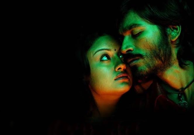 Dhanush and Sonia Agarwal in Pudhu Pettai (2006)