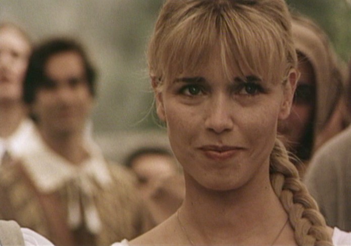 Tina Ruland in Pták Ohnivák (1997)