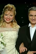 Mehmet Ali Erbil and Berna Laçin in Yildizlar Savasi (2007)