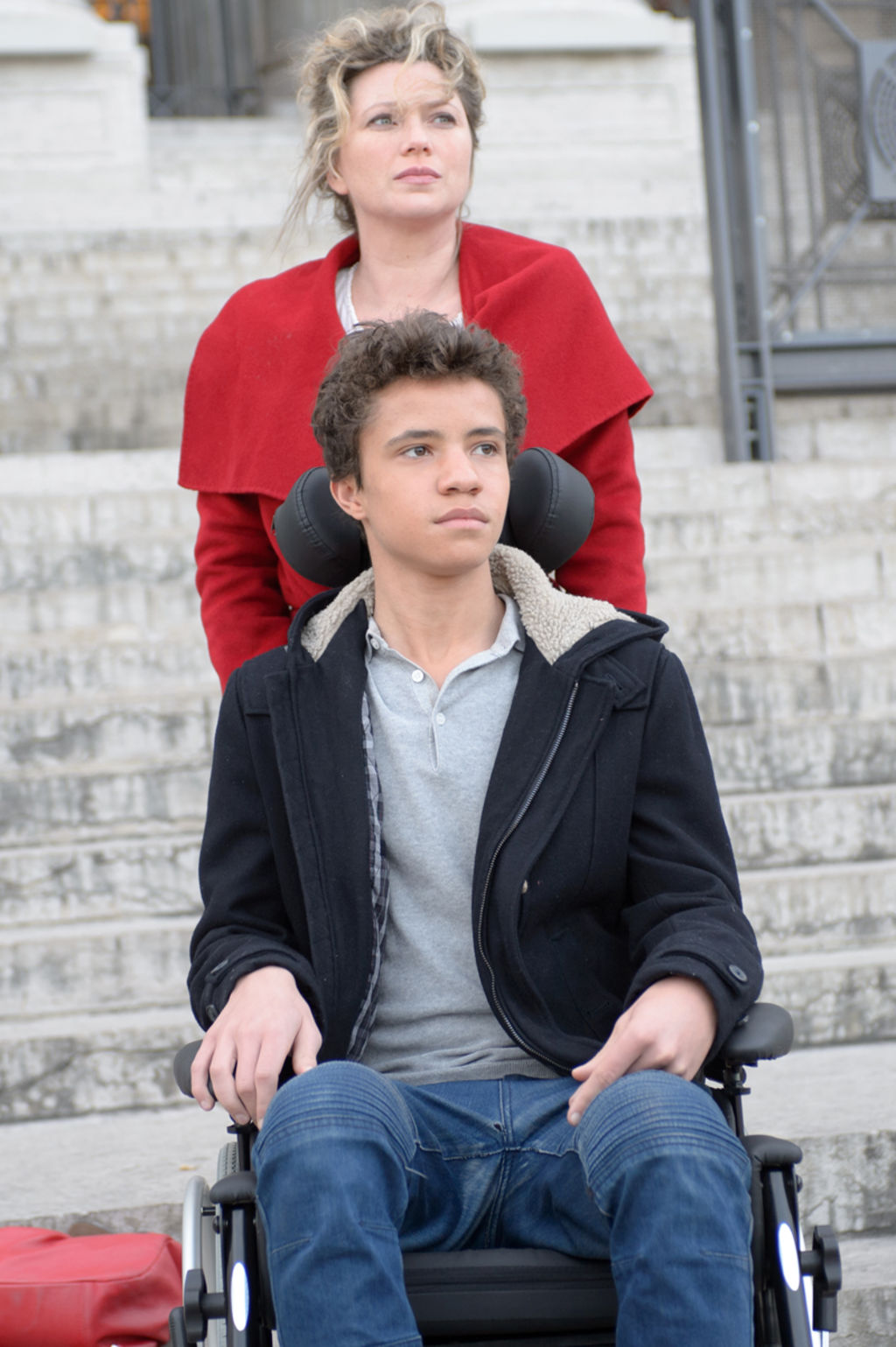 Cécile Bois and Ilian Calaber in Up Against the World (2015)