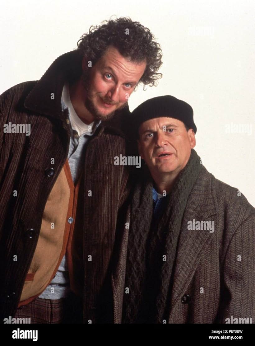 Joe Pesci and Daniel Stern in Home Alone 2: Lost in New York (1992)