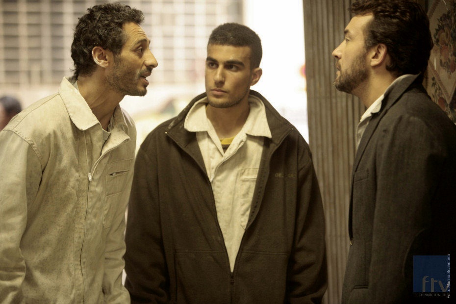 José Luis García-Pérez and Abdelatif Abdeselam Hamed in Fuera de lugar (2008)