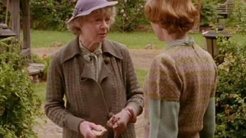 Geraldine McEwan and Claire Skinner in A Murder Is Announced (2005)