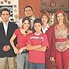 Carlos Humberto Camacho, Lina Luna Rodríguez, Lorna Cepeda, Maria Isabel Henao, Ivan Gonzales, and Santiago Rodríguez in Casados con hijos (2004)