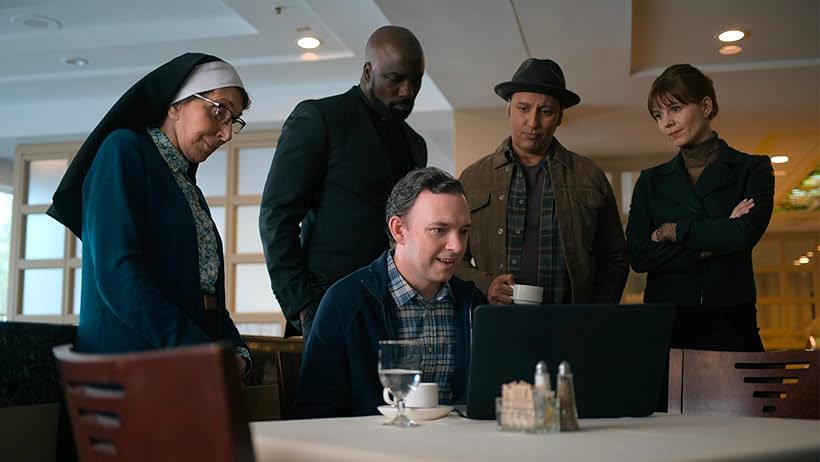 Aasif Mandvi, Andrea Martin, Katja Herbers, Mike Colter, and Nate Corddry in Fear of the Other (2024)