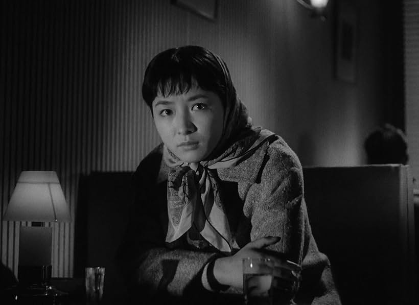 Ineko Arima in Tokyo Twilight (1957)