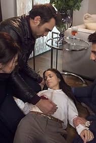 Nebahat Çehre, Kaan Urgancioglu, Asli Tandogan, and Hakan Kurtas in A.S.K. (2013)