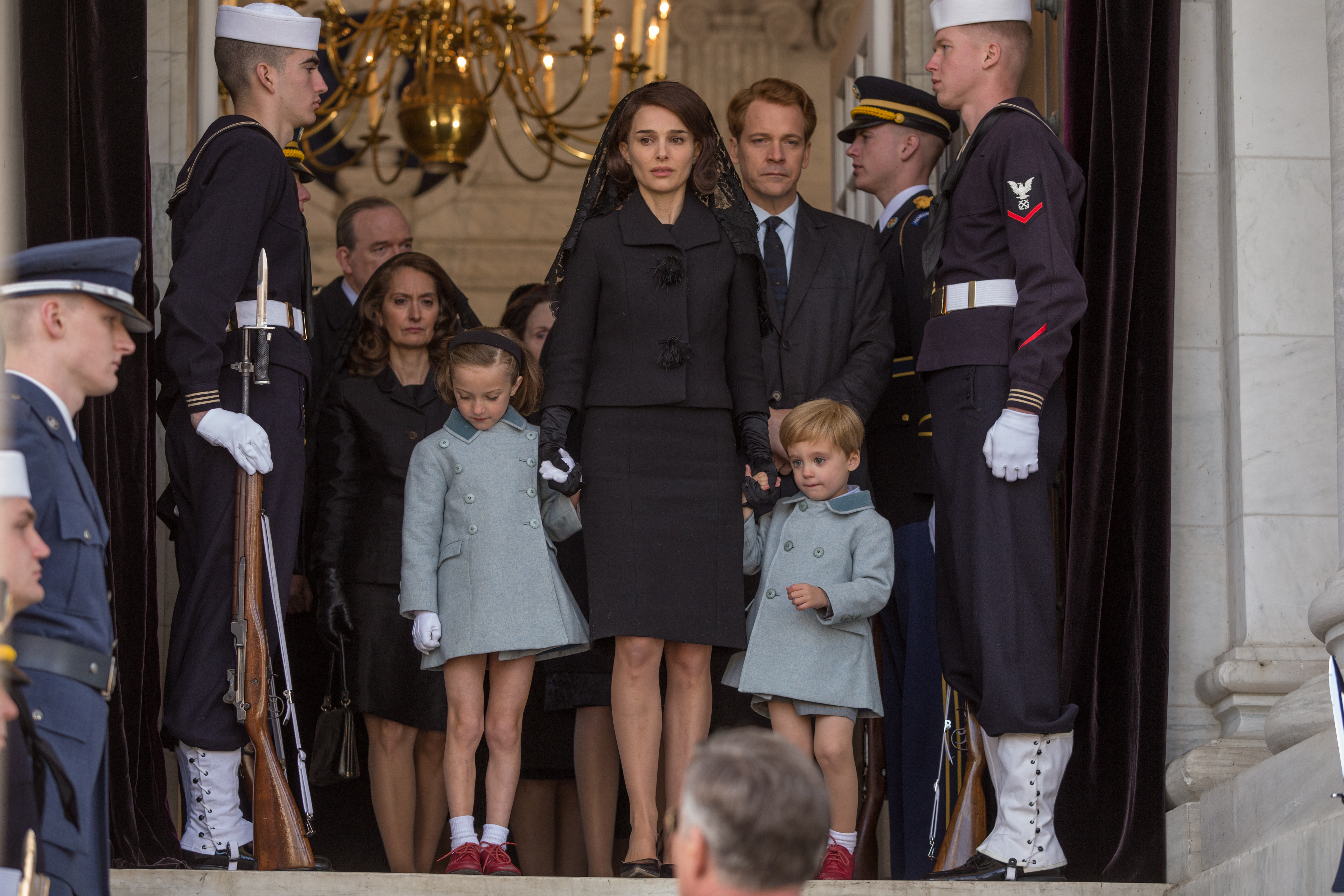 Natalie Portman, John Carroll Lynch, Beth Grant, Peter Sarsgaard, Sunnie Pelant, Aiden Weinberg, and Brody Weinberg in Jackie (2016)