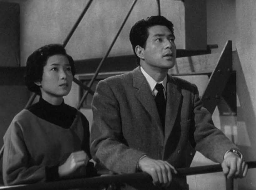 Hiroshi Koizumi and Setsuko Wakayama in Godzilla Raids Again (1955)