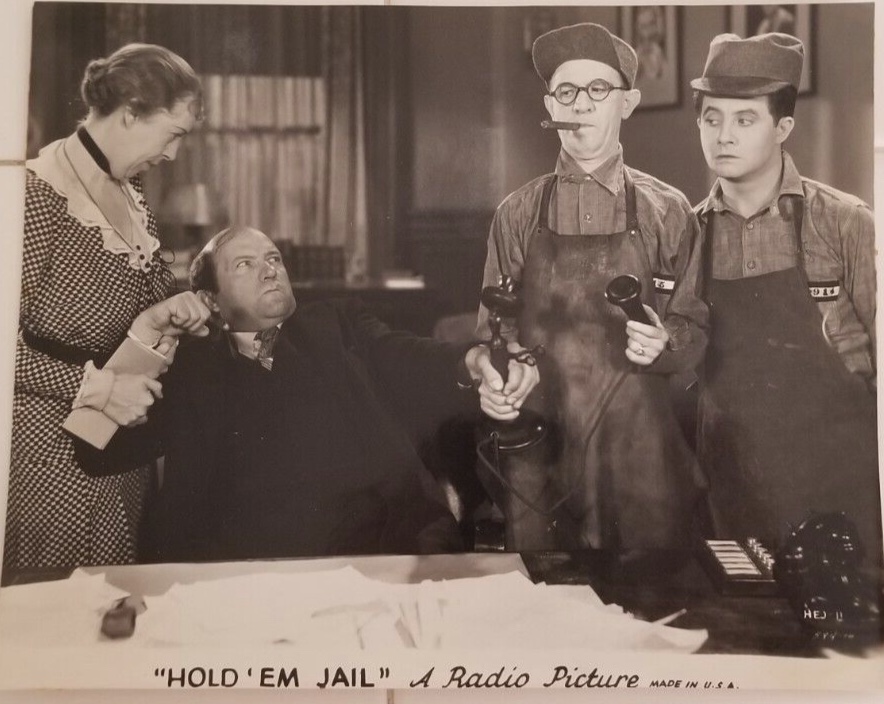 Edgar Kennedy, Edna May Oliver, Bert Wheeler, and Robert Woolsey in Hold 'Em Jail (1932)