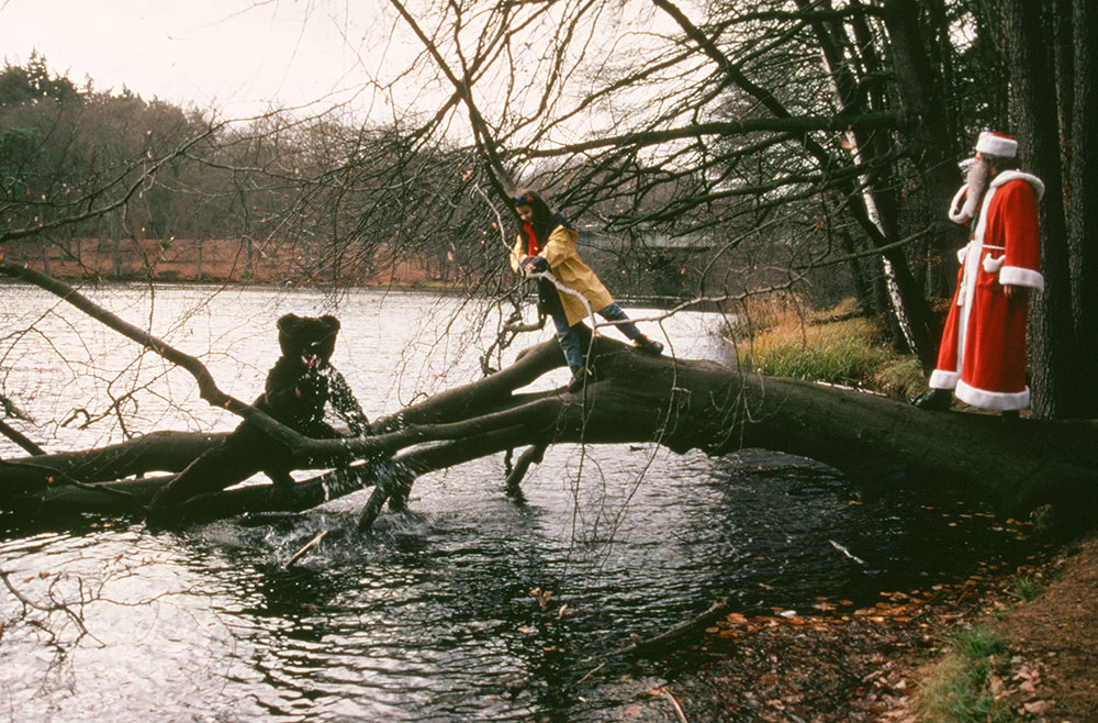 Wim Wenders, Rüdiger Vogler, and Arina Voznsenskaya in Arisha, der Bär und der steinerne Ring (1992)