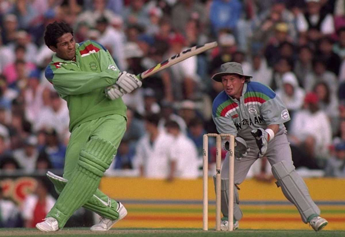 Inzamam-ul-Haq and Ian Smith in 1992 Cricket World Cup (1992)