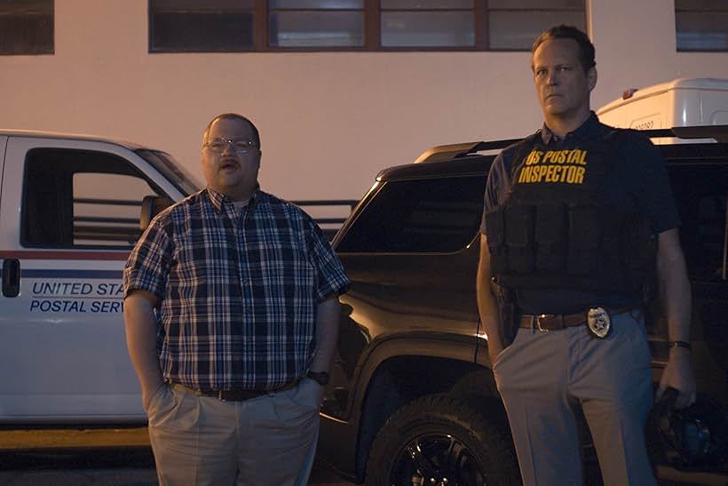 Vince Vaughn and Paul Walter Hauser in Queenpins (2021)