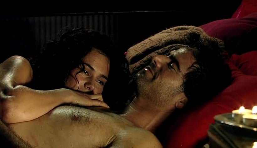 Pedro Lima and Cláudia Vieira in El Contrato (2009)