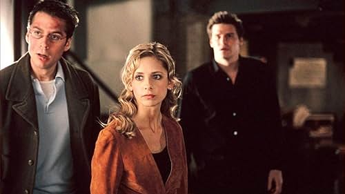 Sarah Michelle Gellar, David Boreanaz, and Alexis Denisof in Angel (1999)