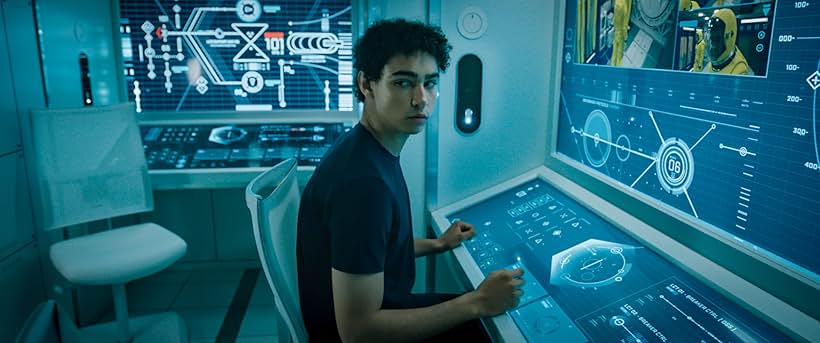 Archie Madekwe in Voyagers (2021)