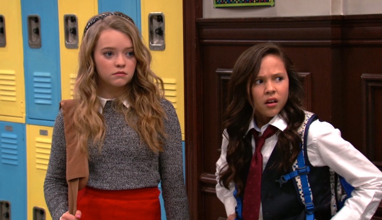 Jade Pettyjohn and Breanna Yde in School of Rock (2016)