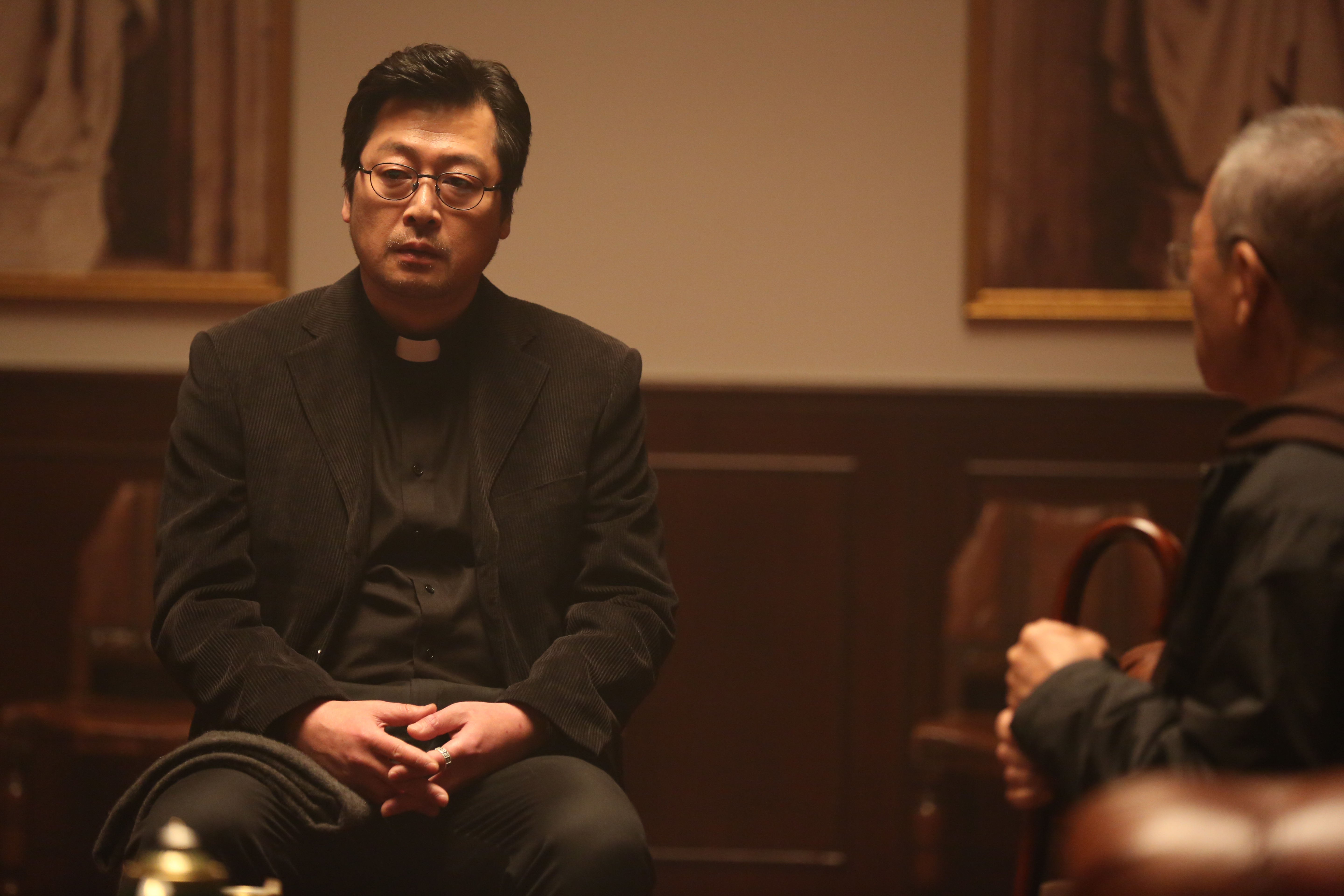 Kim Yoon-seok in The Priests (2015)