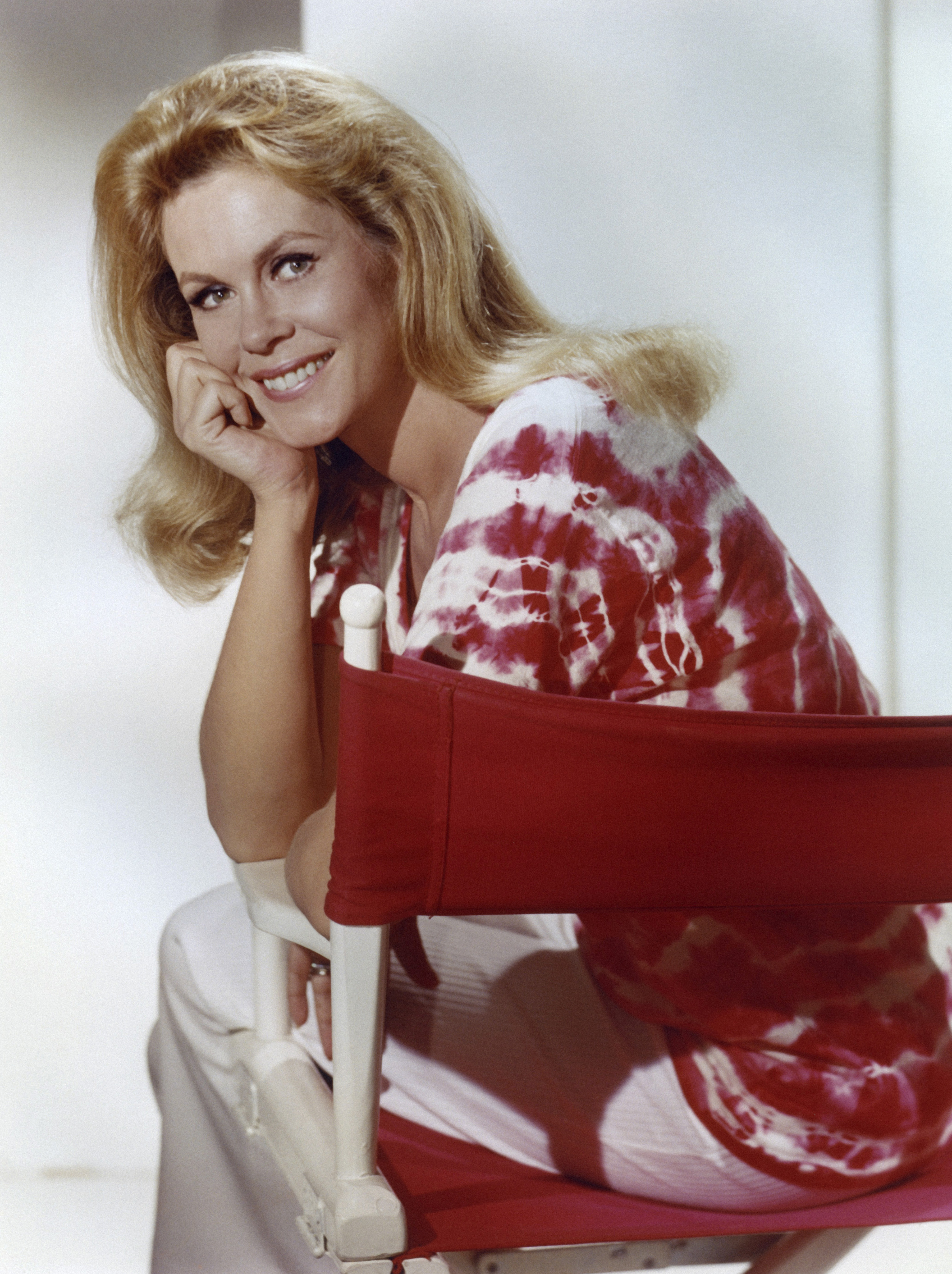 Elizabeth Montgomery in Bewitched (1964)