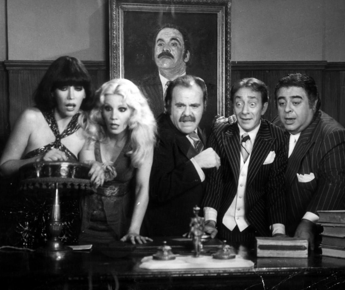 Moria Casán, Susana Giménez, Alberto Olmedo, Jorge Porcel, and Javier Portales in Las mujeres son cosa de guapos (1981)