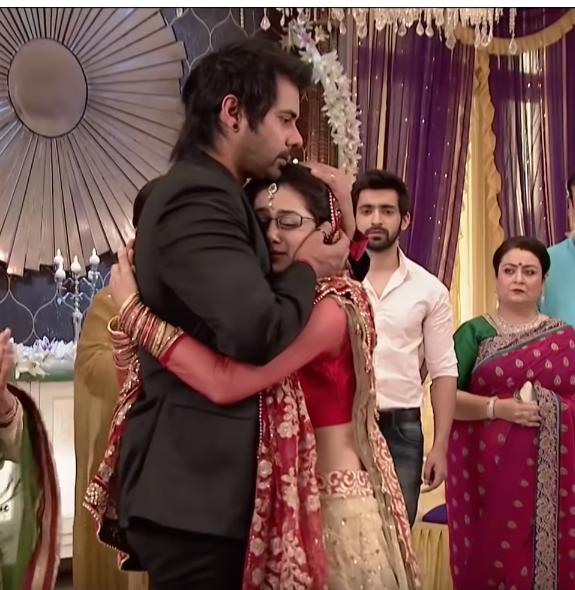 Shabbir Ahluwalia and Sriti Jha in Kumkum Bhagya (2014)