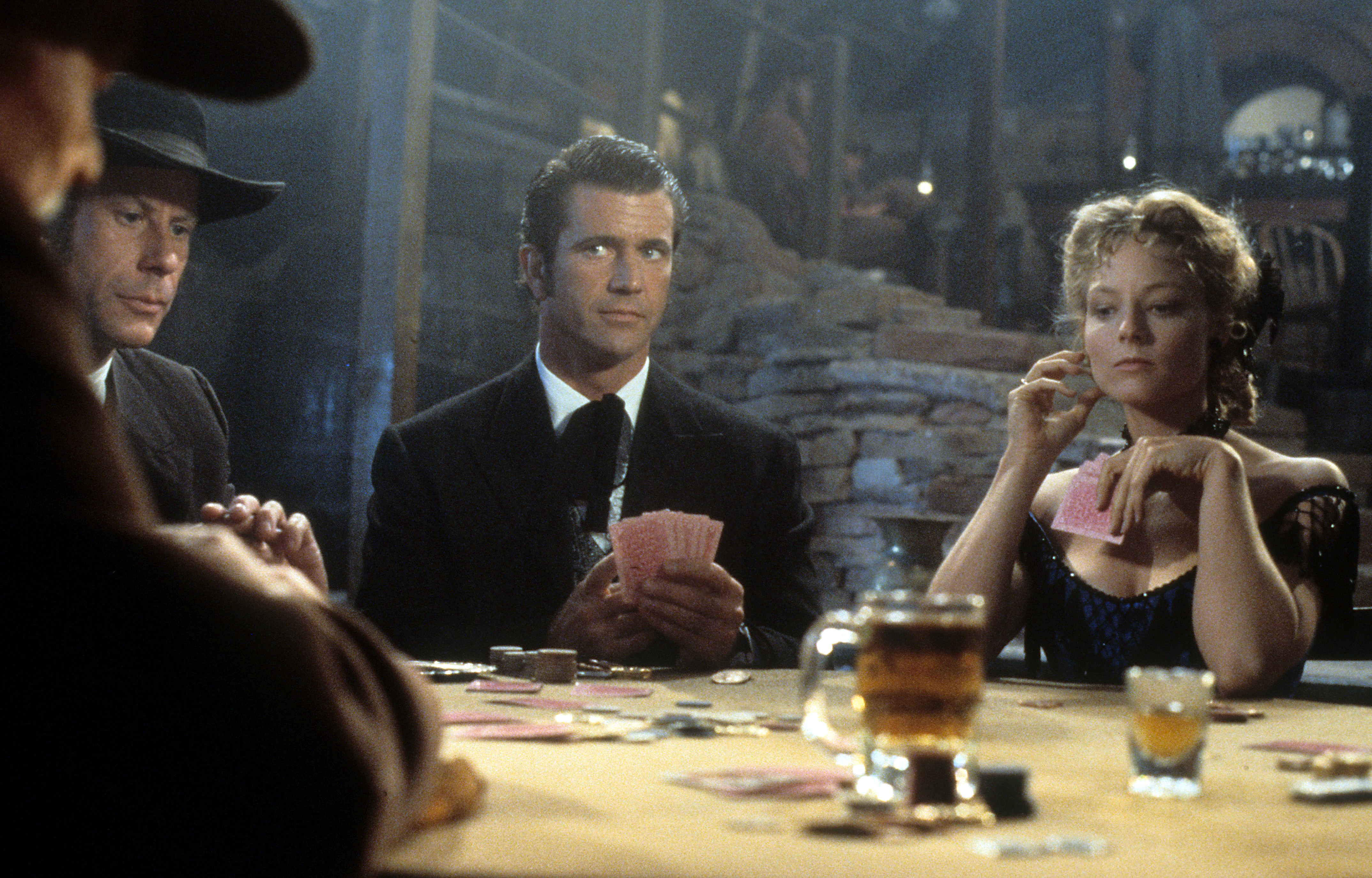 Jodie Foster and Mel Gibson in Maverick (1994)