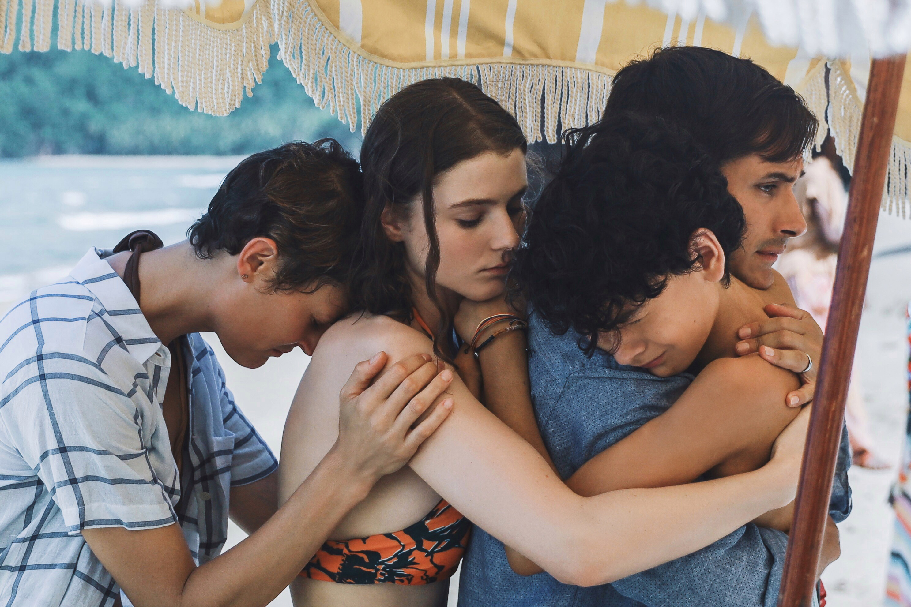 Gael García Bernal, Vicky Krieps, Thomasin McKenzie, and Luca Faustino Rodriguez in Old (2021)