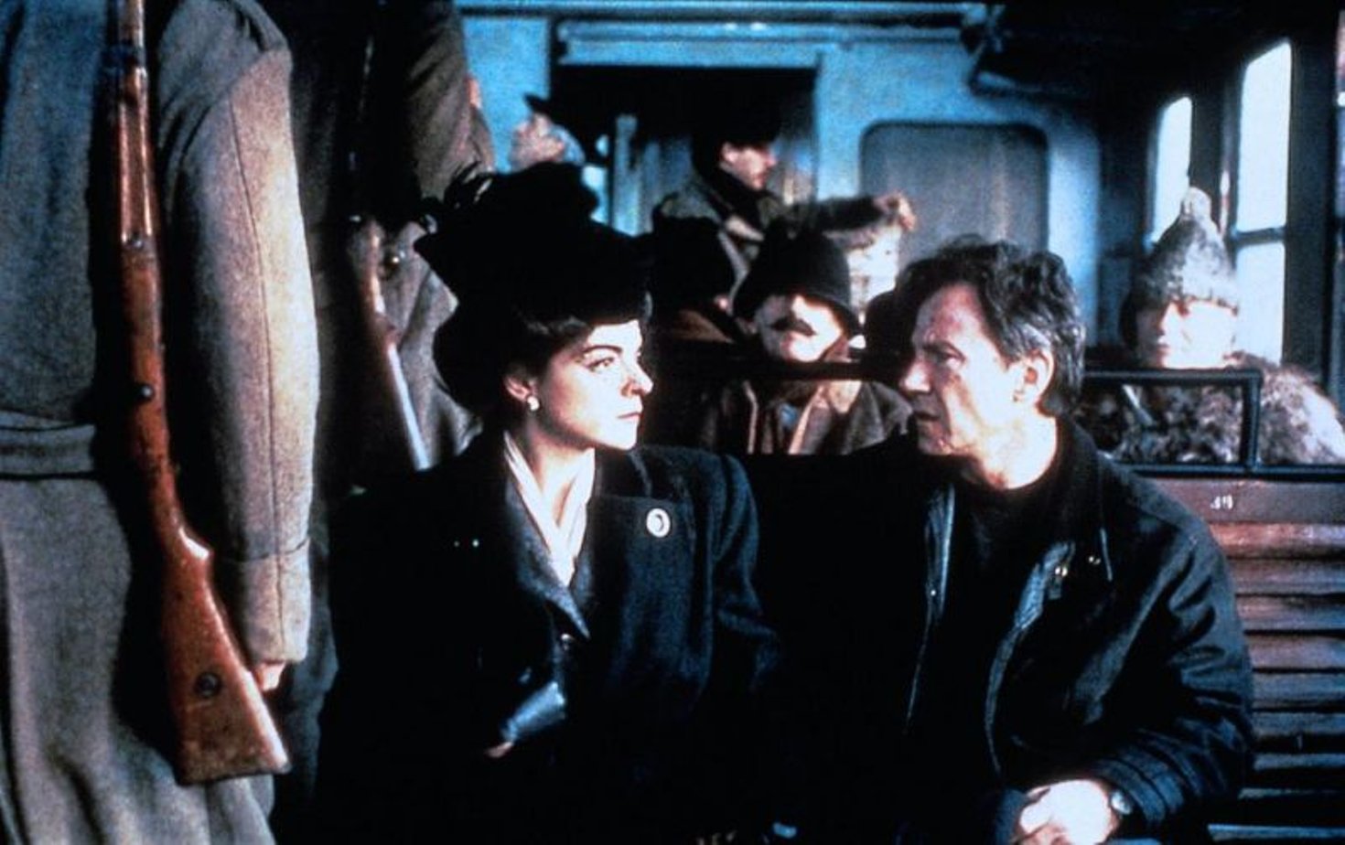 Harvey Keitel and Mania Papadimitriou in Ulysses' Gaze (1995)