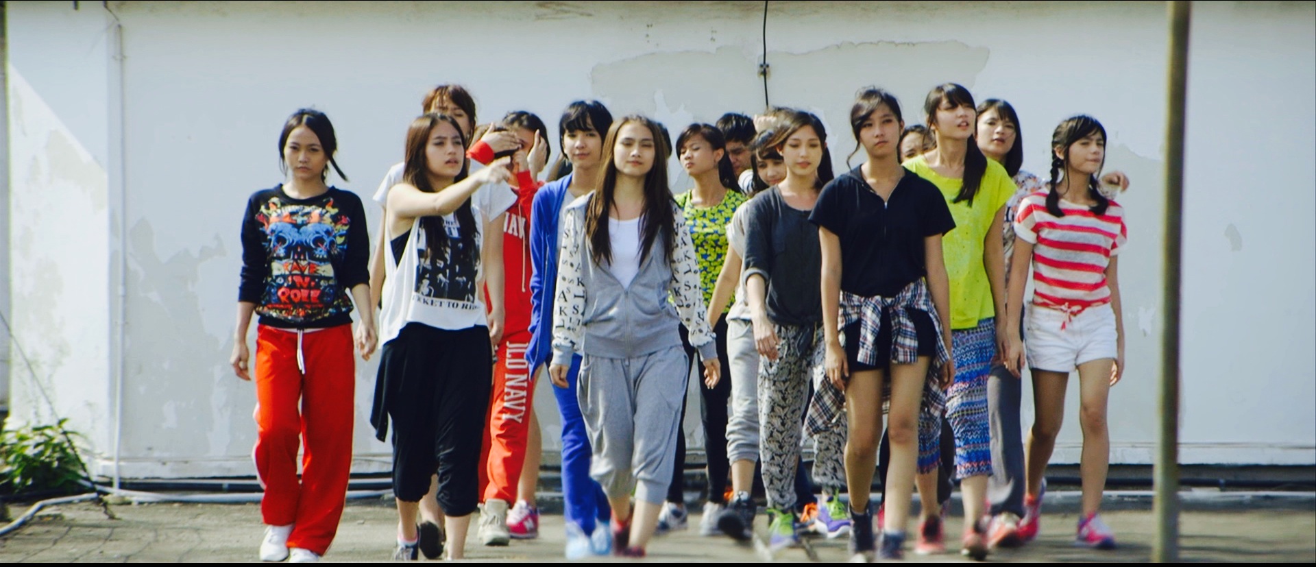 Jessica Veranda, Nabilah Ratna Ayu Azalia, Ayana Shahab, Melody Nurramdhani Laksani, Shania Junianatha, Rona Anggreani, and Shinta Naomi in Viva JKT48 (2014)