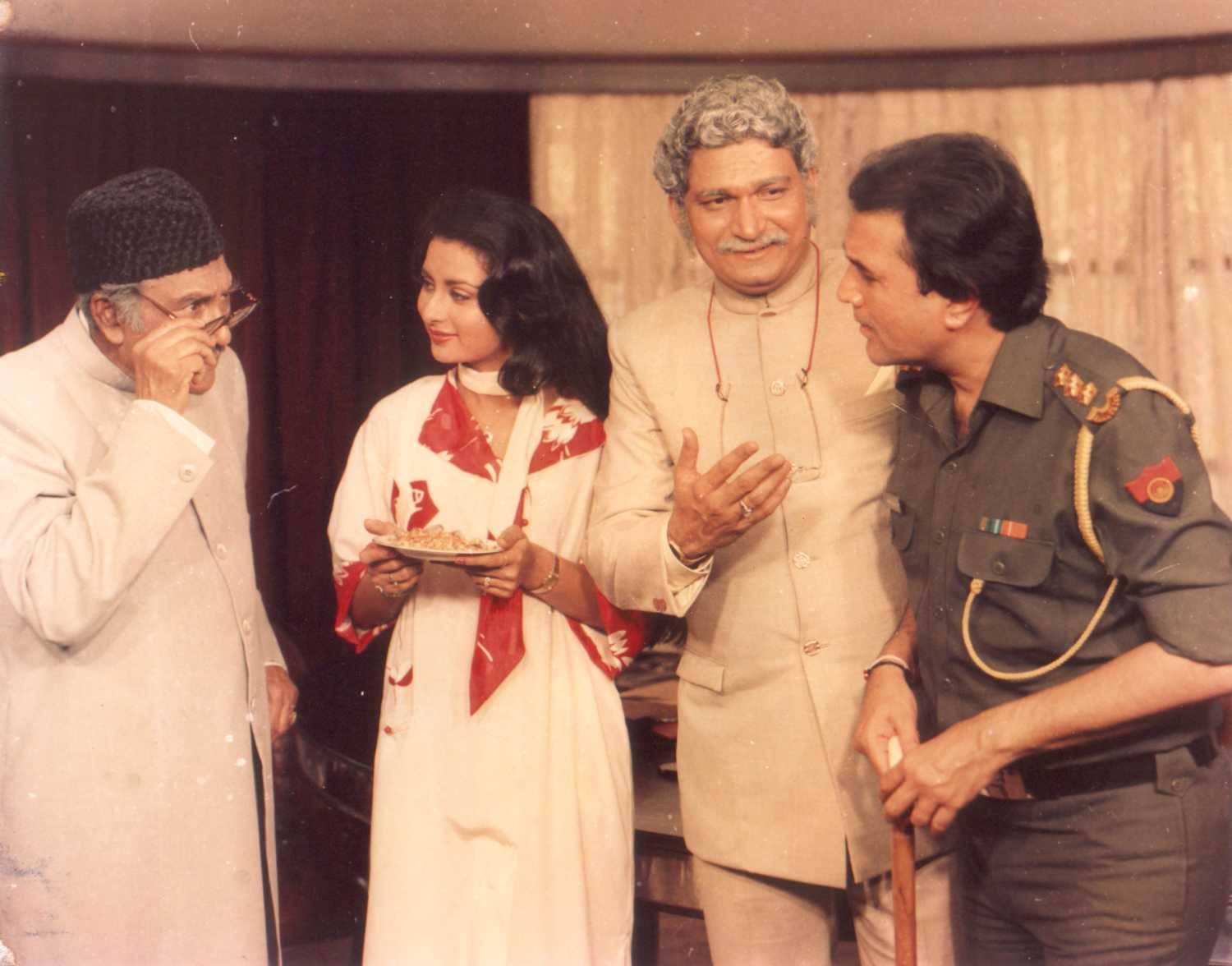 Rajesh Khanna, Ashok Kumar, Poonam Dhillon, and Shafi Inamdar in Avam (1987)