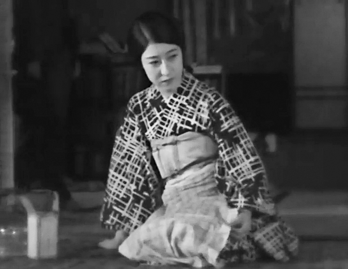 Emiko Yagumo in Tokyo Chorus (1931)