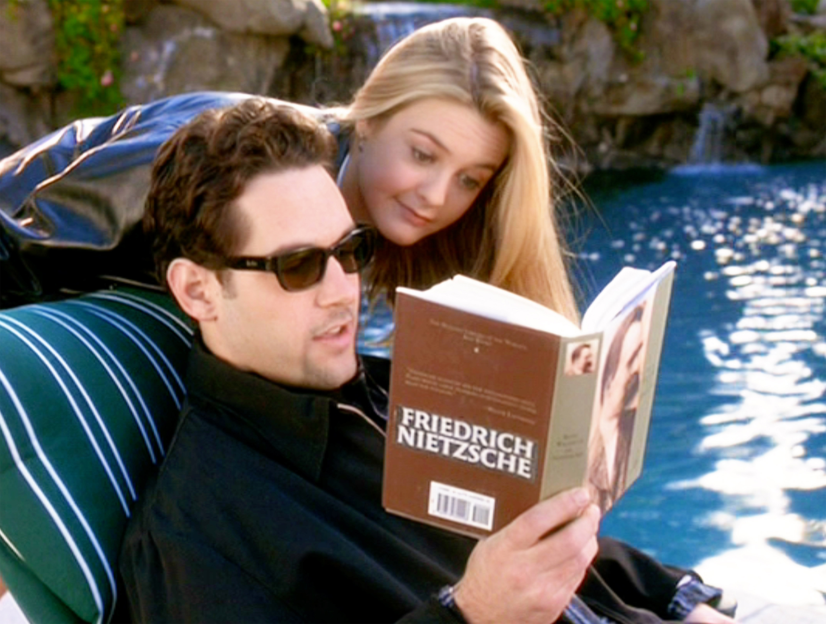 Alicia Silverstone and Paul Rudd in Clueless (1995)