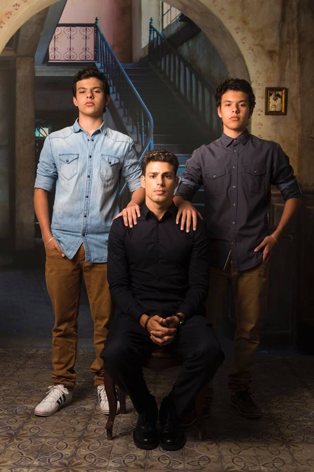 Cauã Reymond, Enrico Rocha, and Lorenzo Rocha in The Brothers (2017)