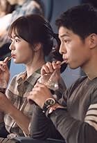 Song Hye-kyo and Song Joong-ki in Descendants of the Sun (2016)