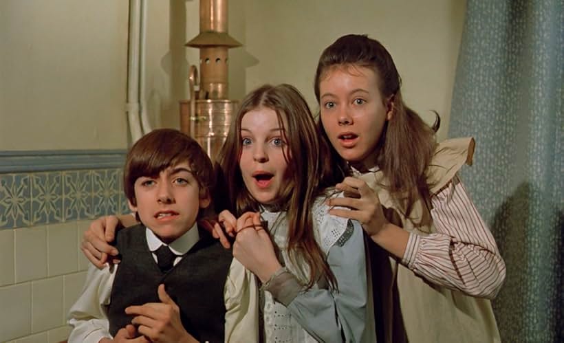 Jenny Agutter, Sally Thomsett, and Gary Warren in The Railway Children (1970)