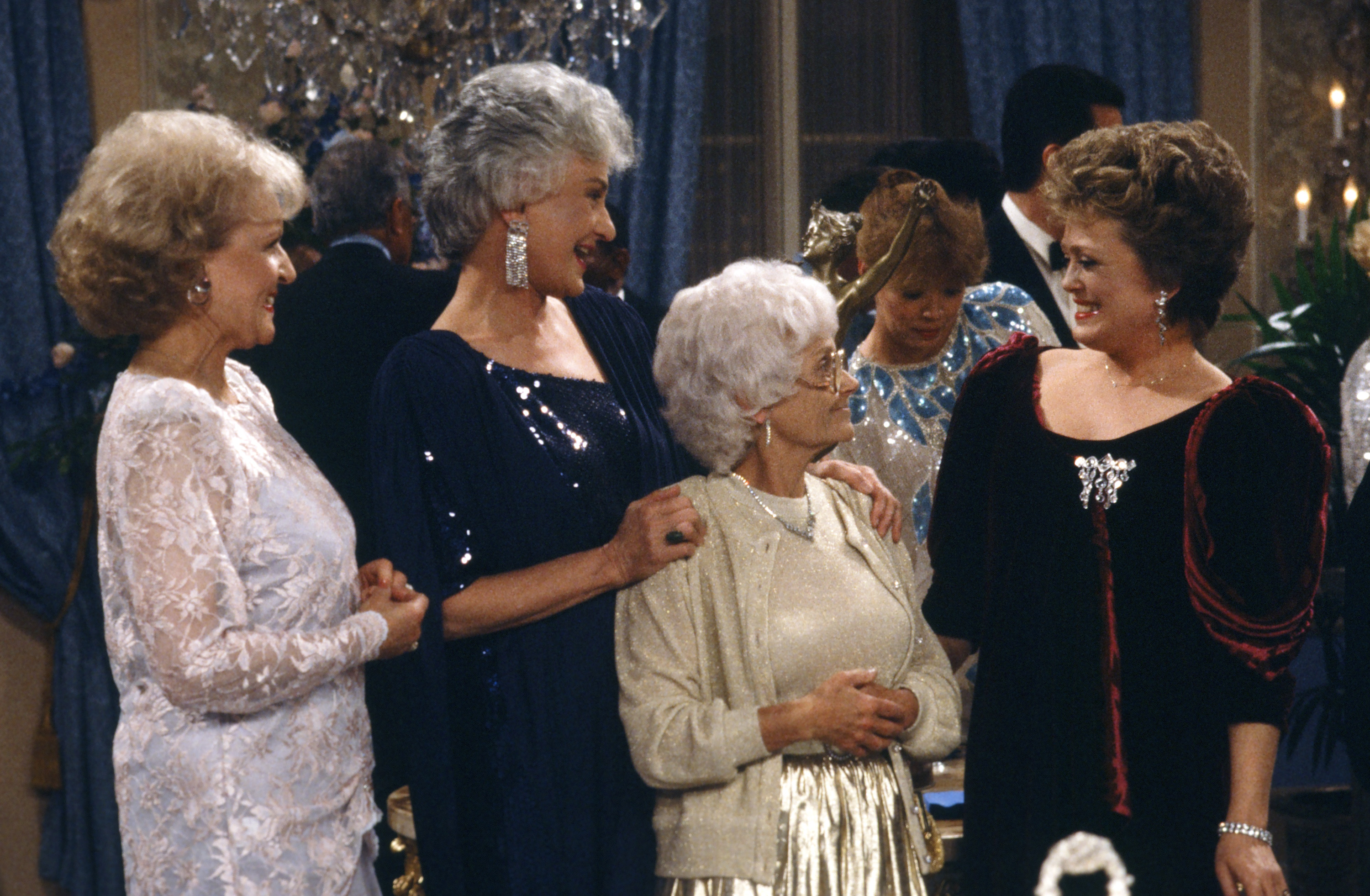 Estelle Getty, Rue McClanahan, Bea Arthur, Blanche Devereaux, and Betty White in The Golden Girls (1985)