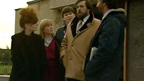 Simon O'Brien, Shelagh O'Hara, Tony Scoggo, Ricky Tomlinson, and Ann Hegarty in Brookside (1982)