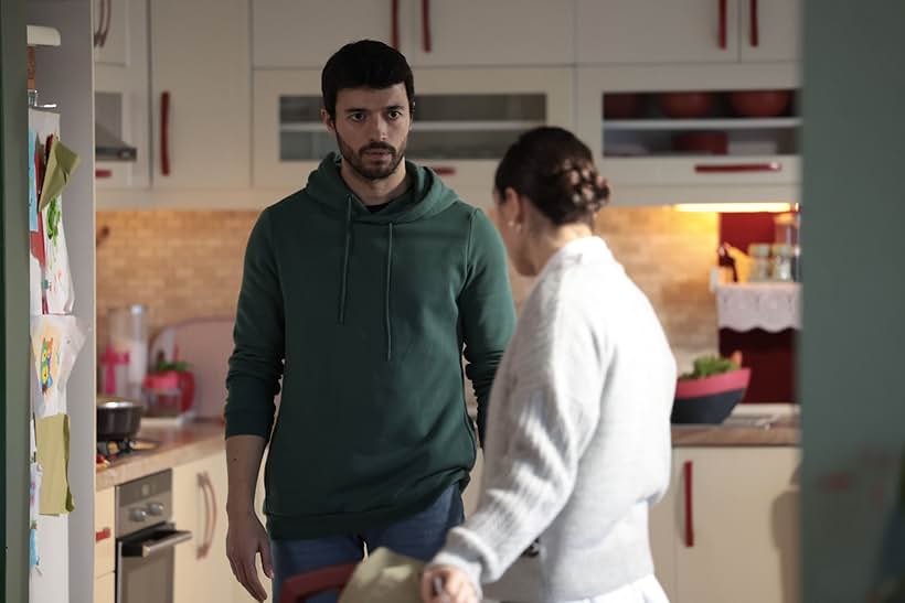 Merve Dizdar and Emre Taskiran in Ömer (2023)