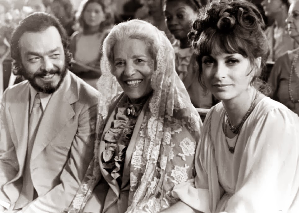 Ednei Giovenazzi, Carmem Silva, and Bibi Vogel in Os Ossos do Barão (1973)