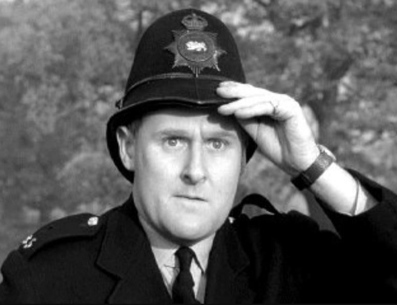 Peter Vaughan in Village of the Damned (1960)