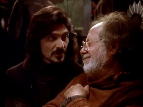 Jason Carter and Aubrey Morris in Babylon 5 (1993)