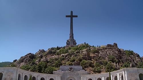 After the success of Franco's Settlers, their first film about the dictatorship, Post and Palacios now tackle one of the most undisclosed chapters of European history: the allegedly organized extermination that took place in Spain under General Franco's fascist dictatorship. To this day no one has been prosecuted for the regime's systematic atrocities. In 2010 victims filed a complaint in Buenos Aires, known as Querella Argentina. By now 24 international arrest warrants have been issued. Franco on Trial puts the Argentinian Complaint in its historic and judicial context by asking will a possible Argentinian trial become the Spanish Nuremberg? As in Franco's Settlers the filmmakers manage to talk both with the victims and the perpetrators.