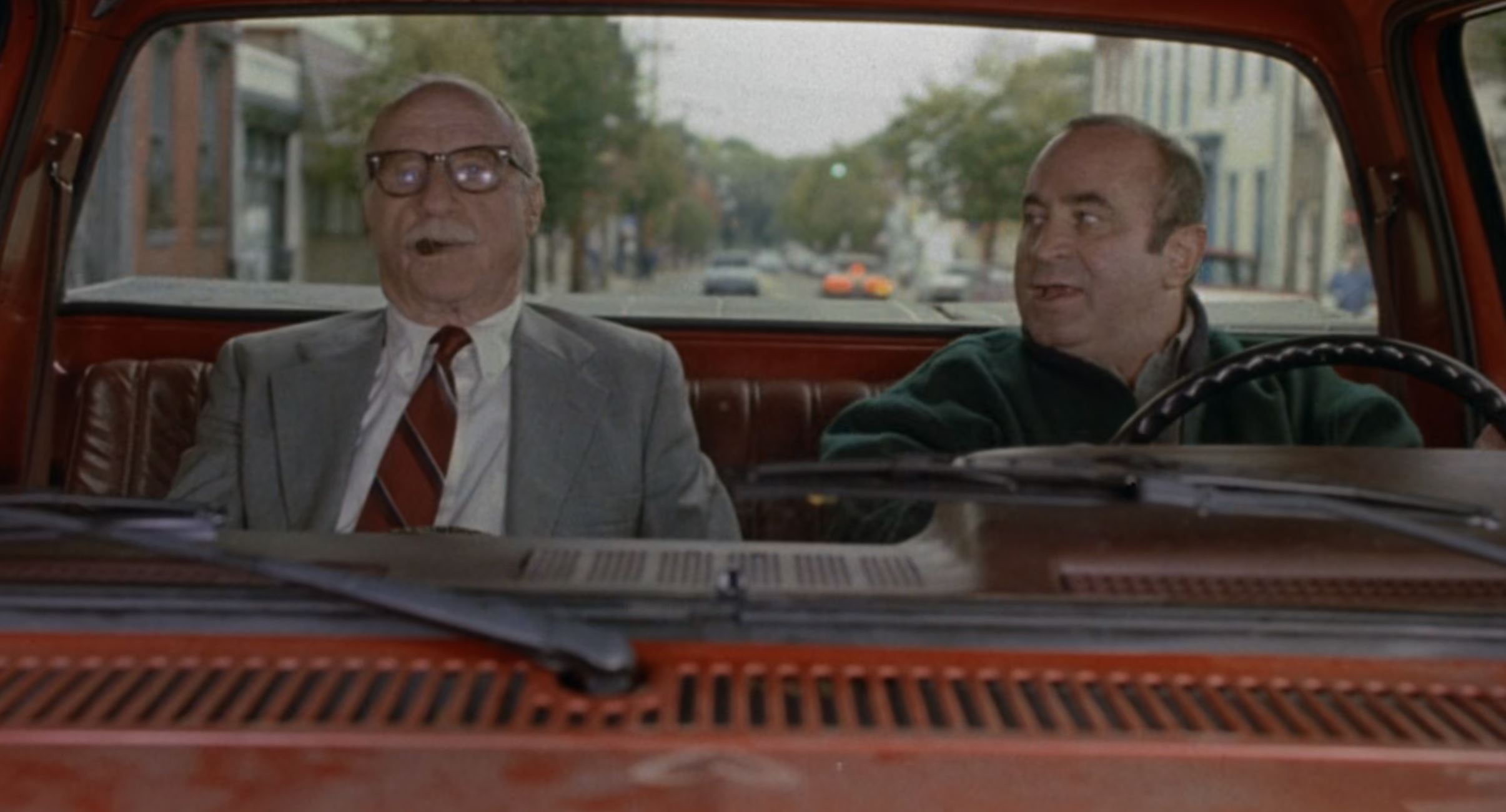 Bob Hoskins and Jack Warden in Passed Away (1992)