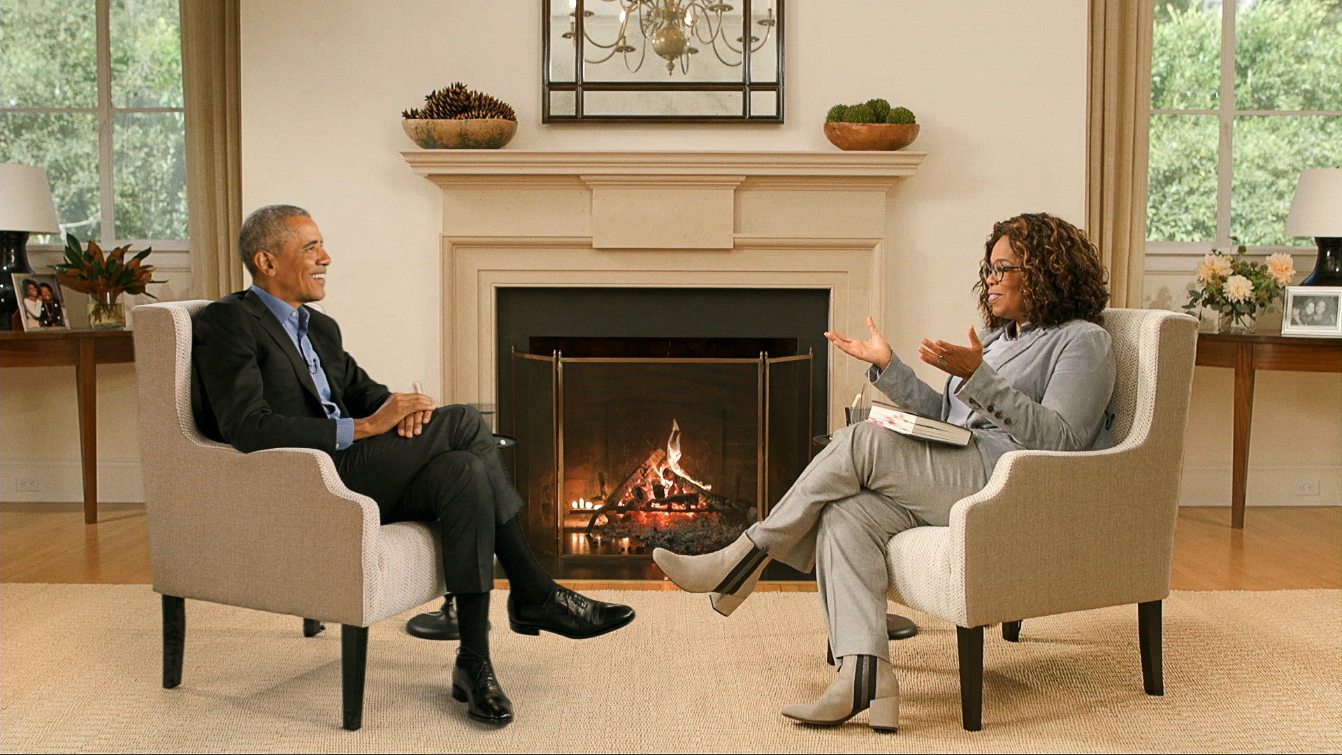 Oprah Winfrey and Barack Obama in The Oprah Conversation (2020)